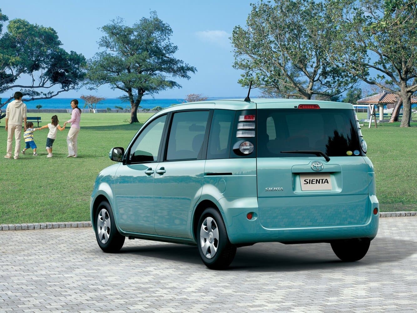 Toyota Sienta I Рестайлинг 1 Компактвэн, фото 2