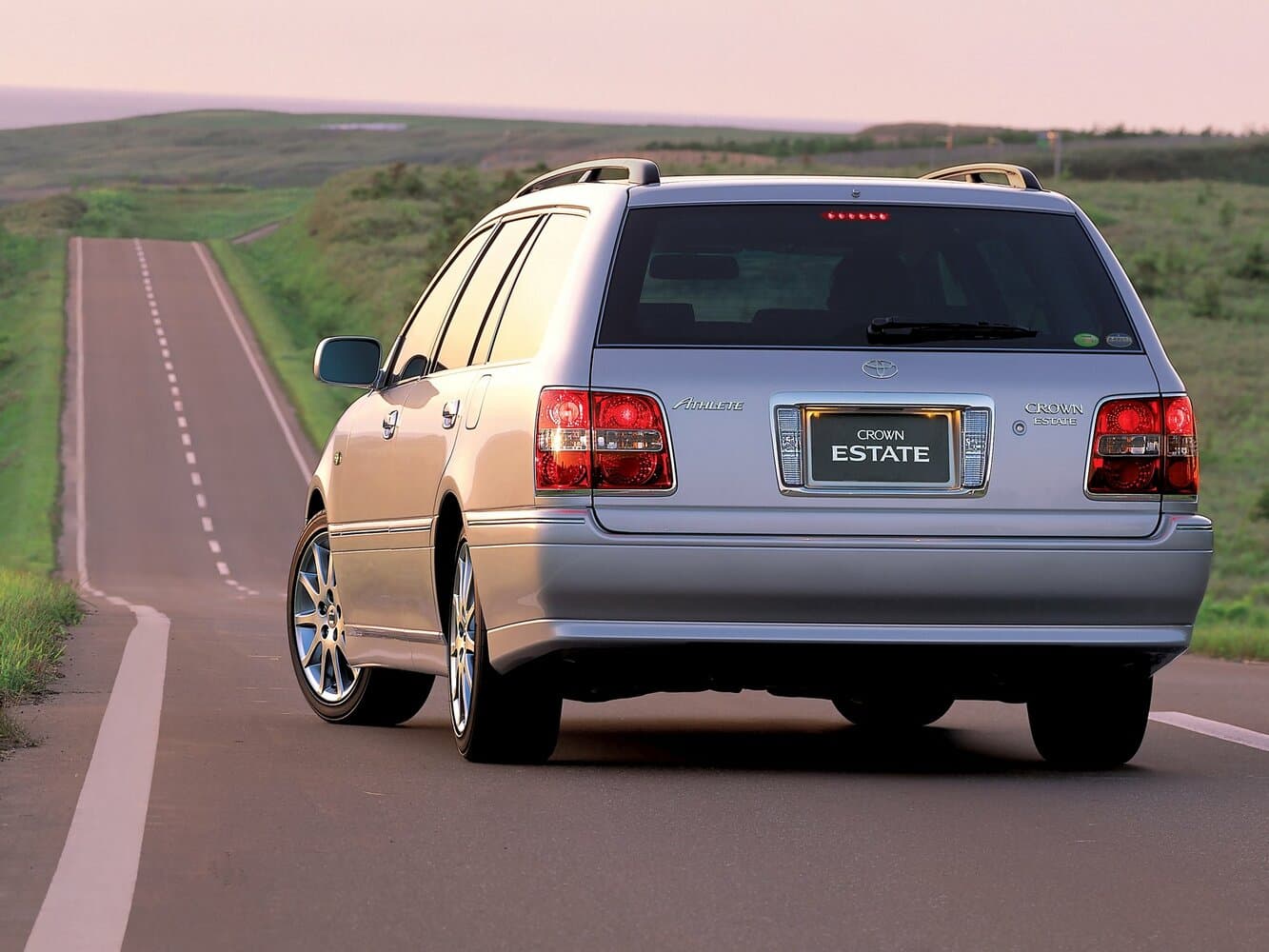 Toyota Crown XI (S170) Универсал 5 дв., фото 3