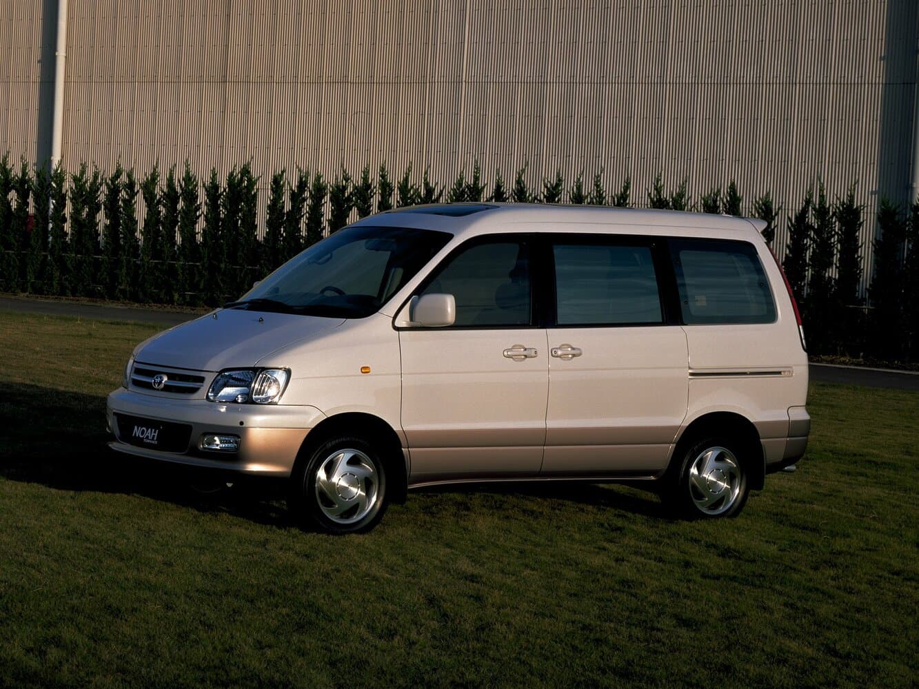 Toyota Town Ace III Компактвэн Noah