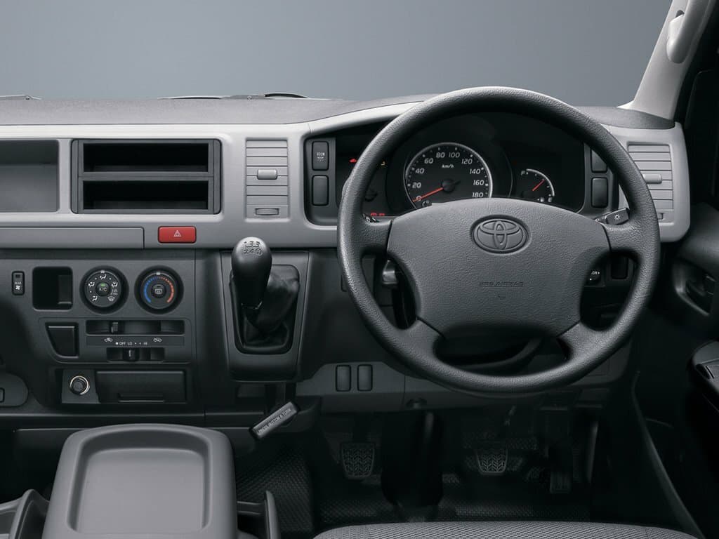 Toyota HiAce H200 Минивэн, фото 5