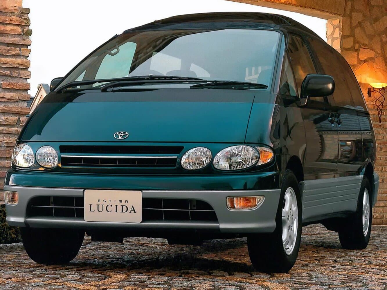 Toyota Estima I Минивэн Lucida