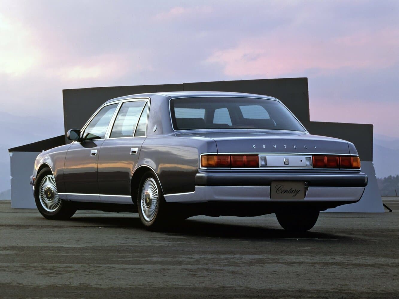 Toyota Century II (G50) Седан, фото 4