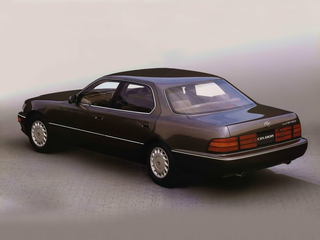 Toyota Celsior I (F10) Седан, фото 3
