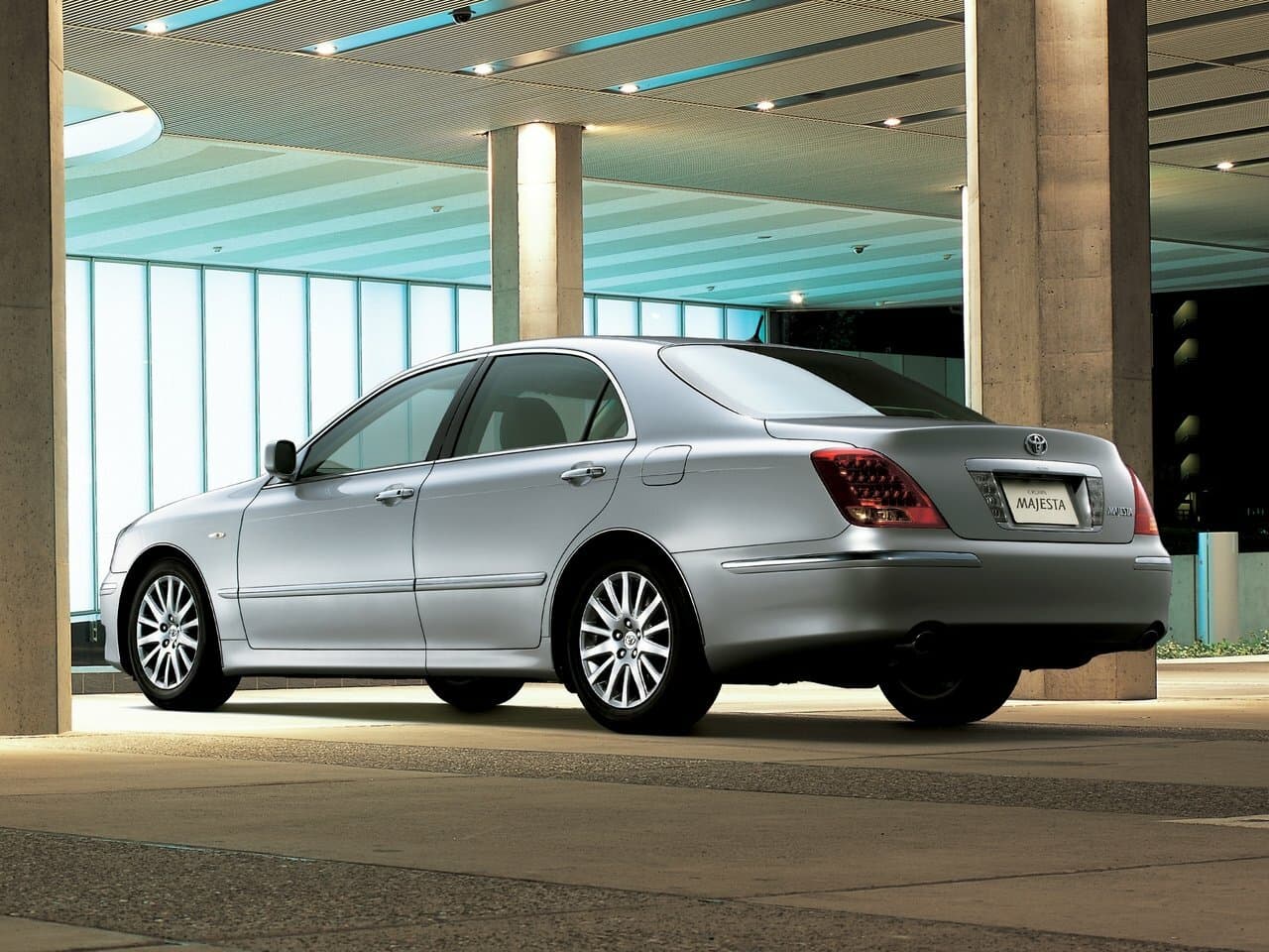 Toyota Crown Majesta IV (S180) Седан, фото 2