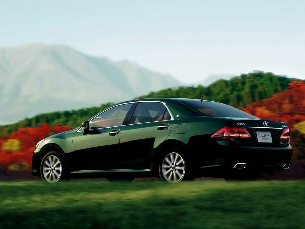 Toyota Crown XIII (S200) Седан, фото 4