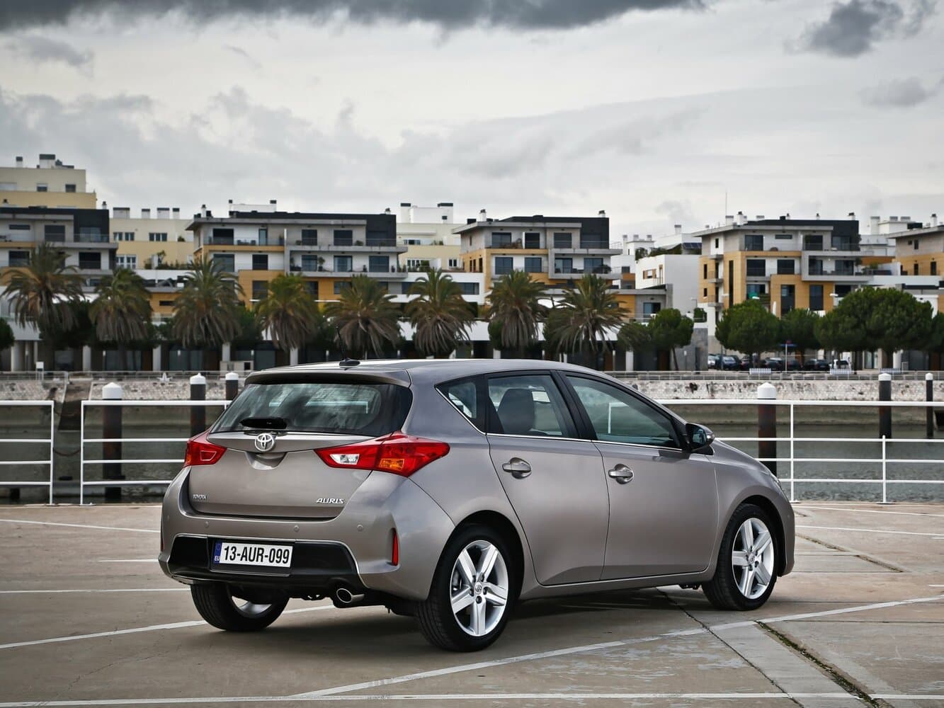 Toyota Auris II Хэтчбек 5 дв., фото 5