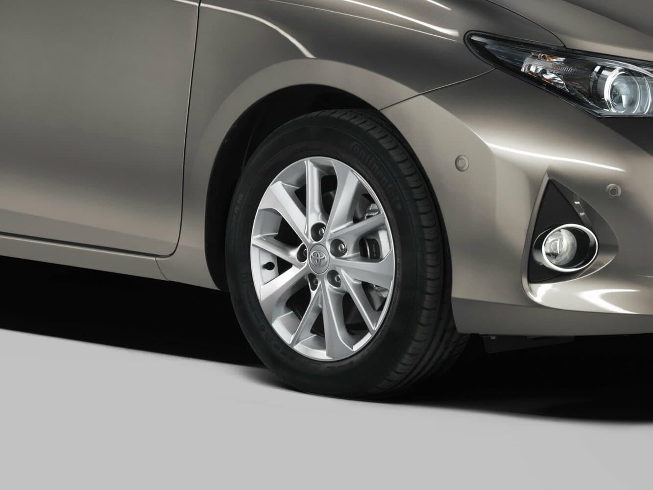 Toyota Auris II Хэтчбек 5 дв., фото 14