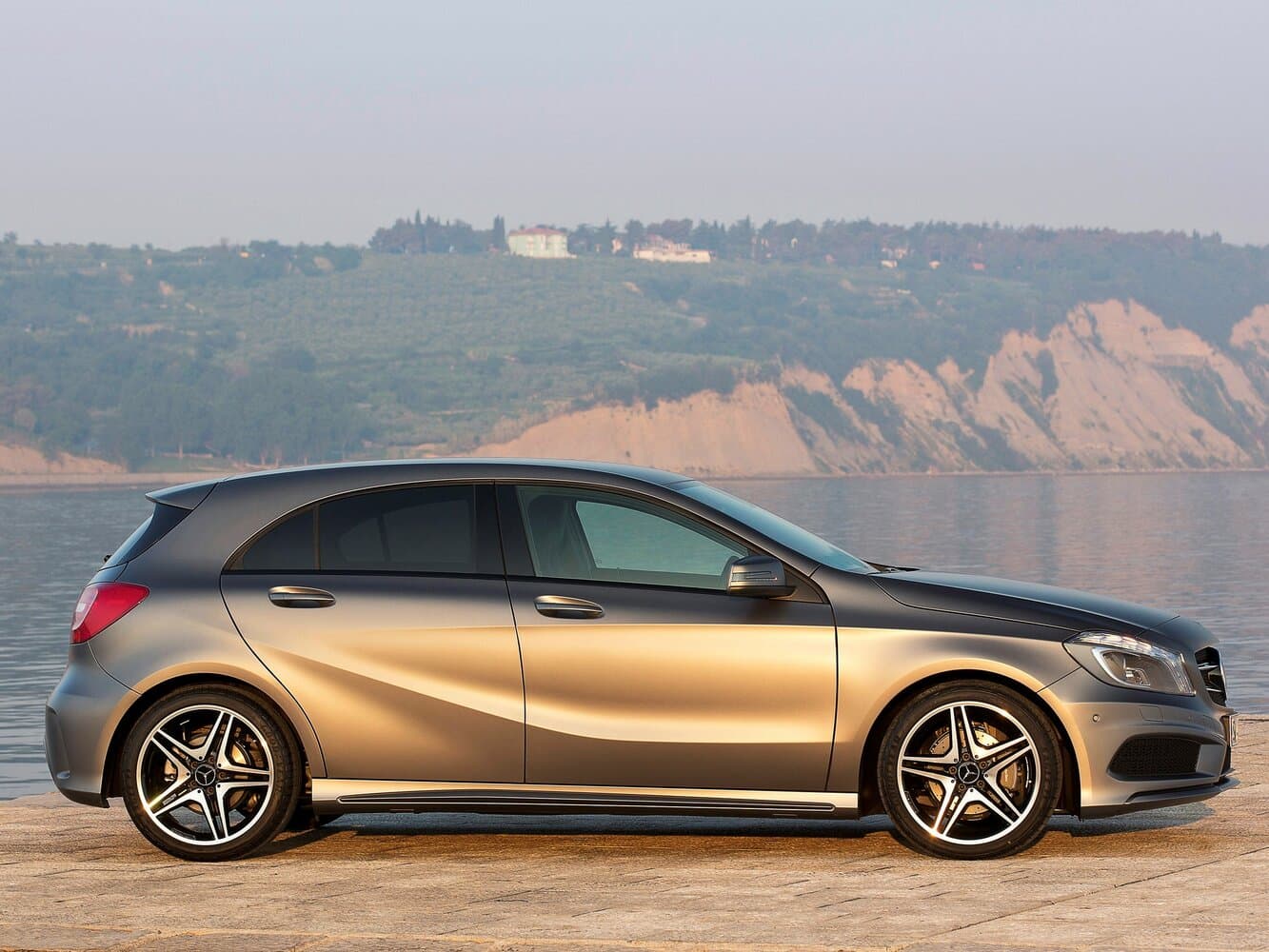 Mercedes-Benz A-Class III (W176) Хэтчбек 5 дв., фото 2