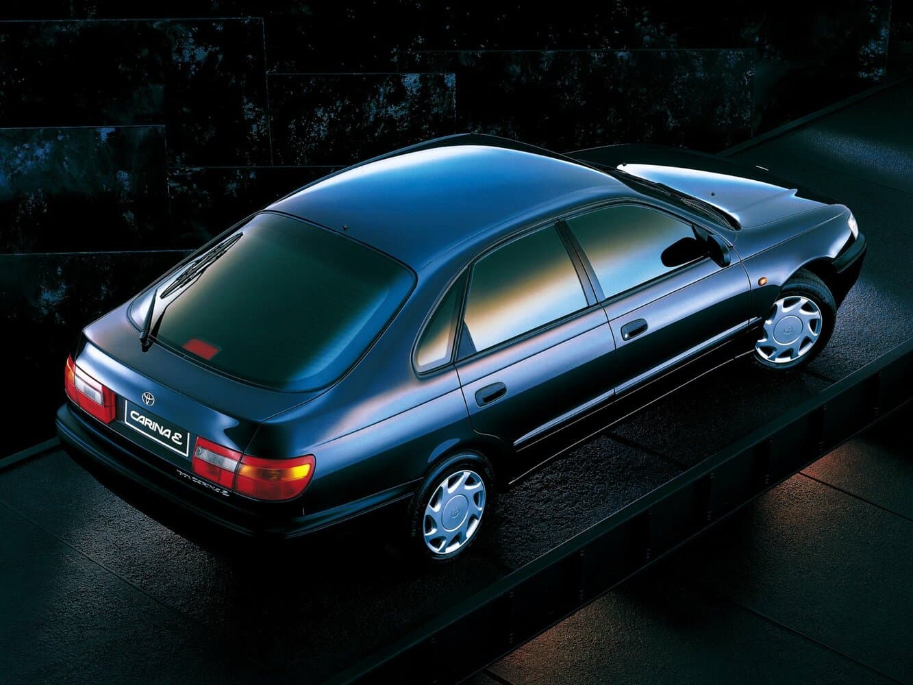Toyota Carina E  Лифтбек, фото 2
