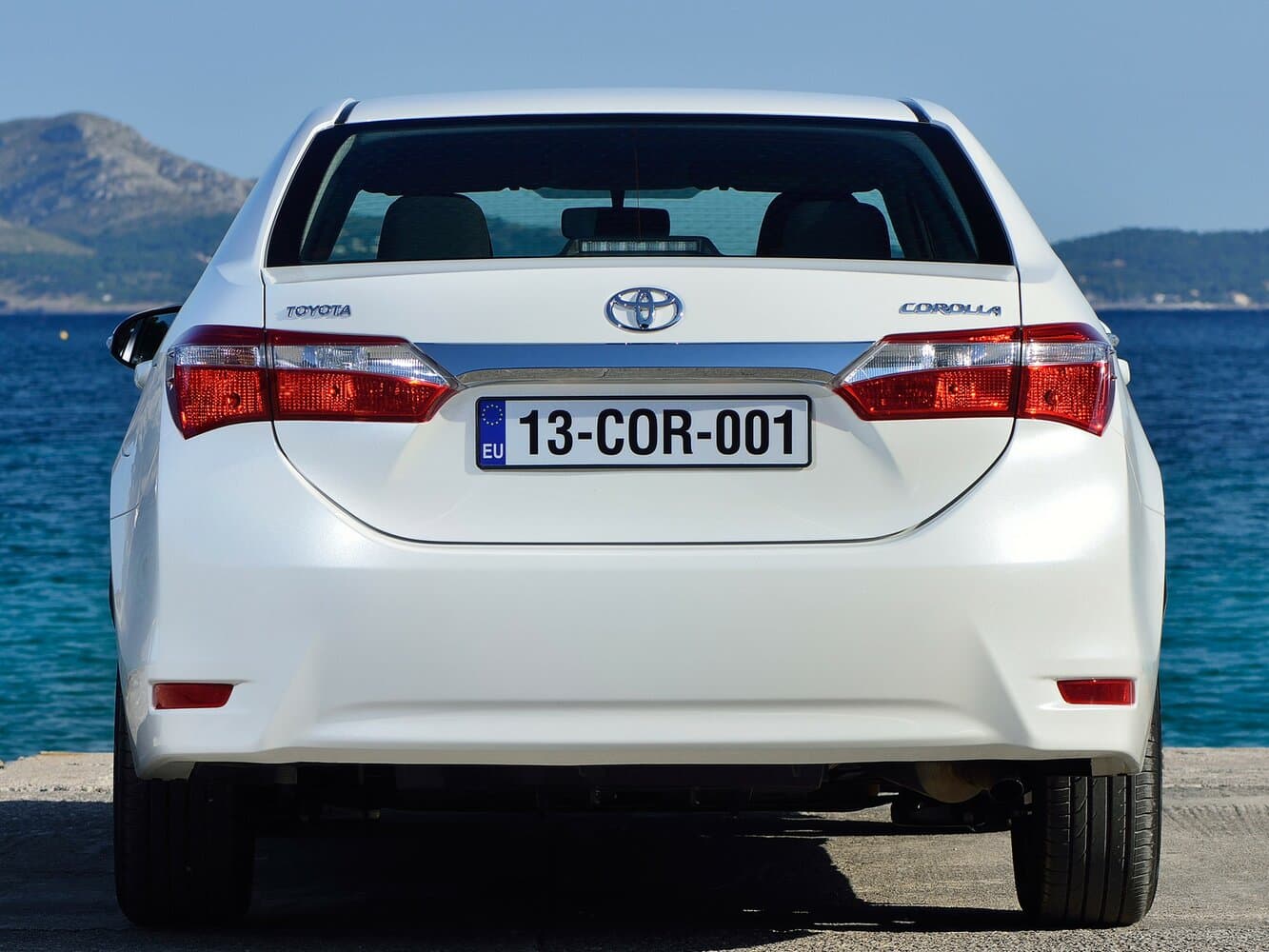 Toyota Corolla XI (E160, E170, E180) Седан, фото 4