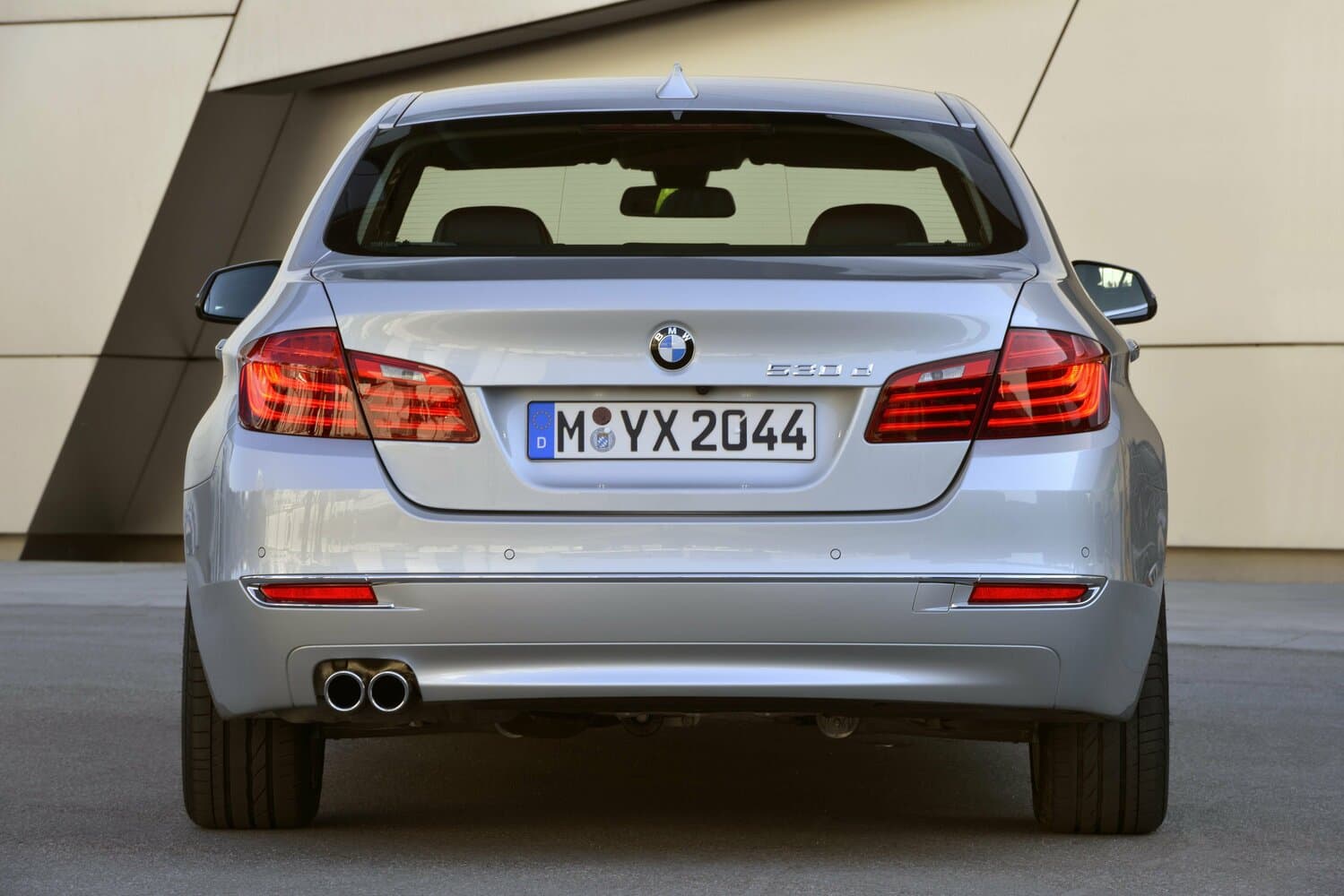 BMW 5 series VI (F10/F11/F07) Рестайлинг Седан, фото 4