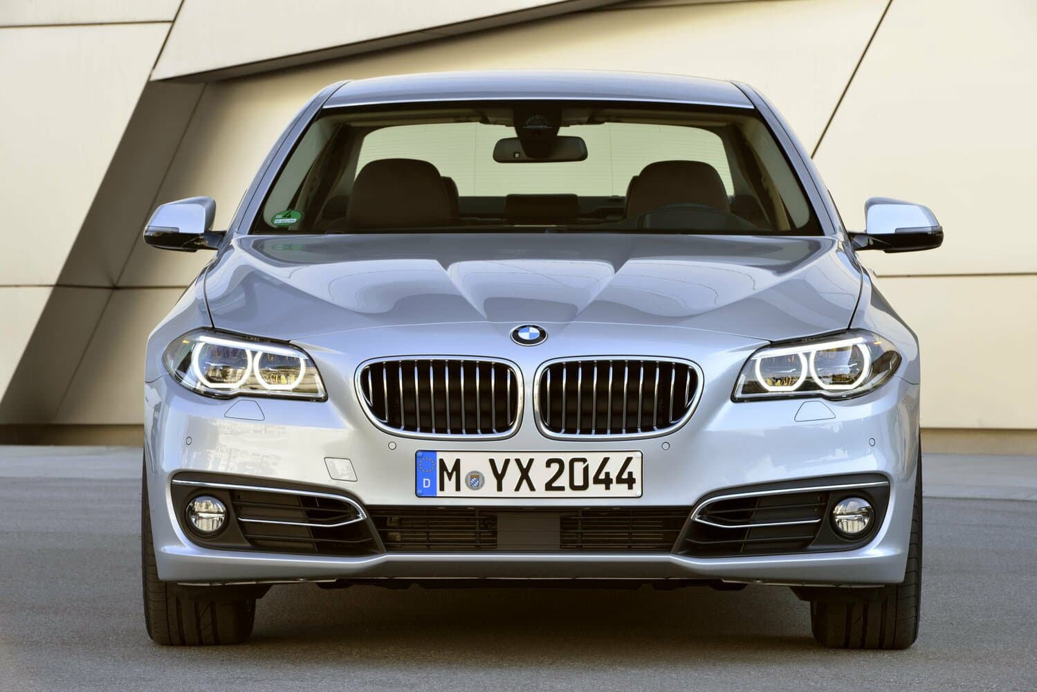 BMW 5 series VI (F10/F11/F07) Рестайлинг Седан, фото 3