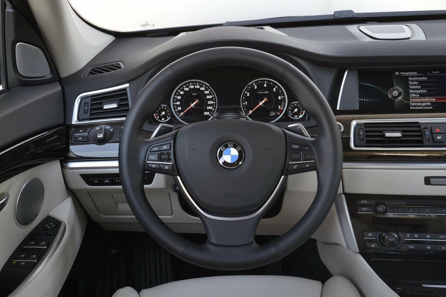 BMW 5 series VI (F10/F11/F07) Рестайлинг Лифтбек Gran Turismo, фото 10