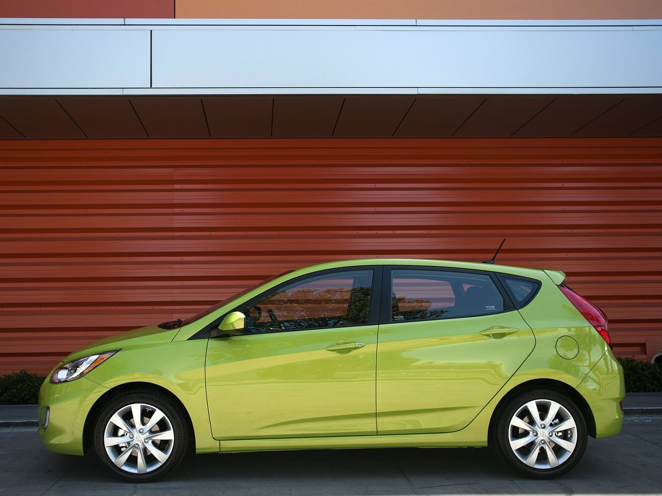 Hyundai Accent IV Хэтчбек 5 дв., фото 2