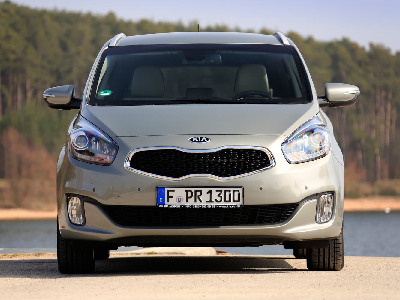 Kia Carens III (RP) Компактвэн, фото 3