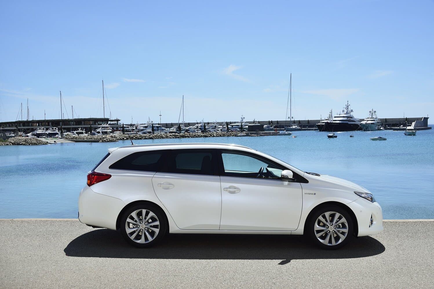 Toyota Auris II Универсал 5 дв., фото 2