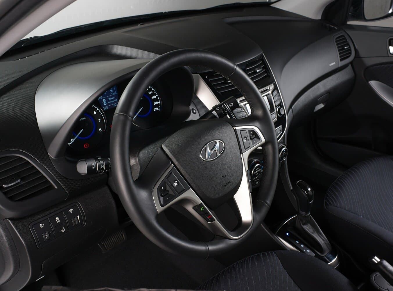 Hyundai Solaris I Рестайлинг Седан, фото 8