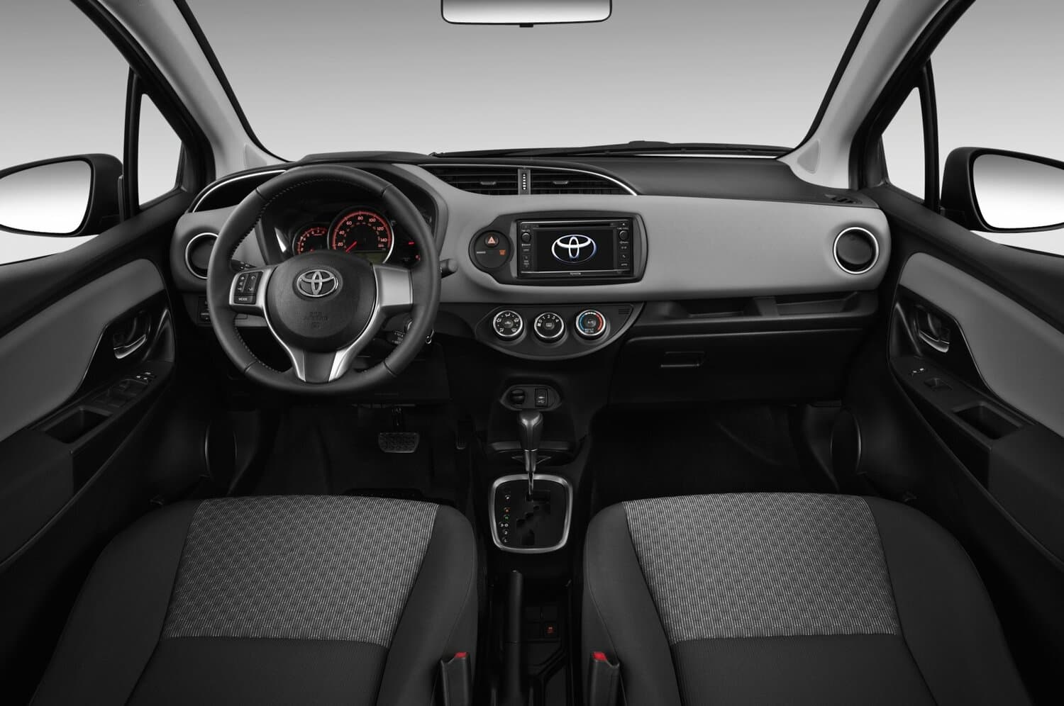 Toyota Yaris III Рестайлинг Хэтчбек 5 дв., фото 6
