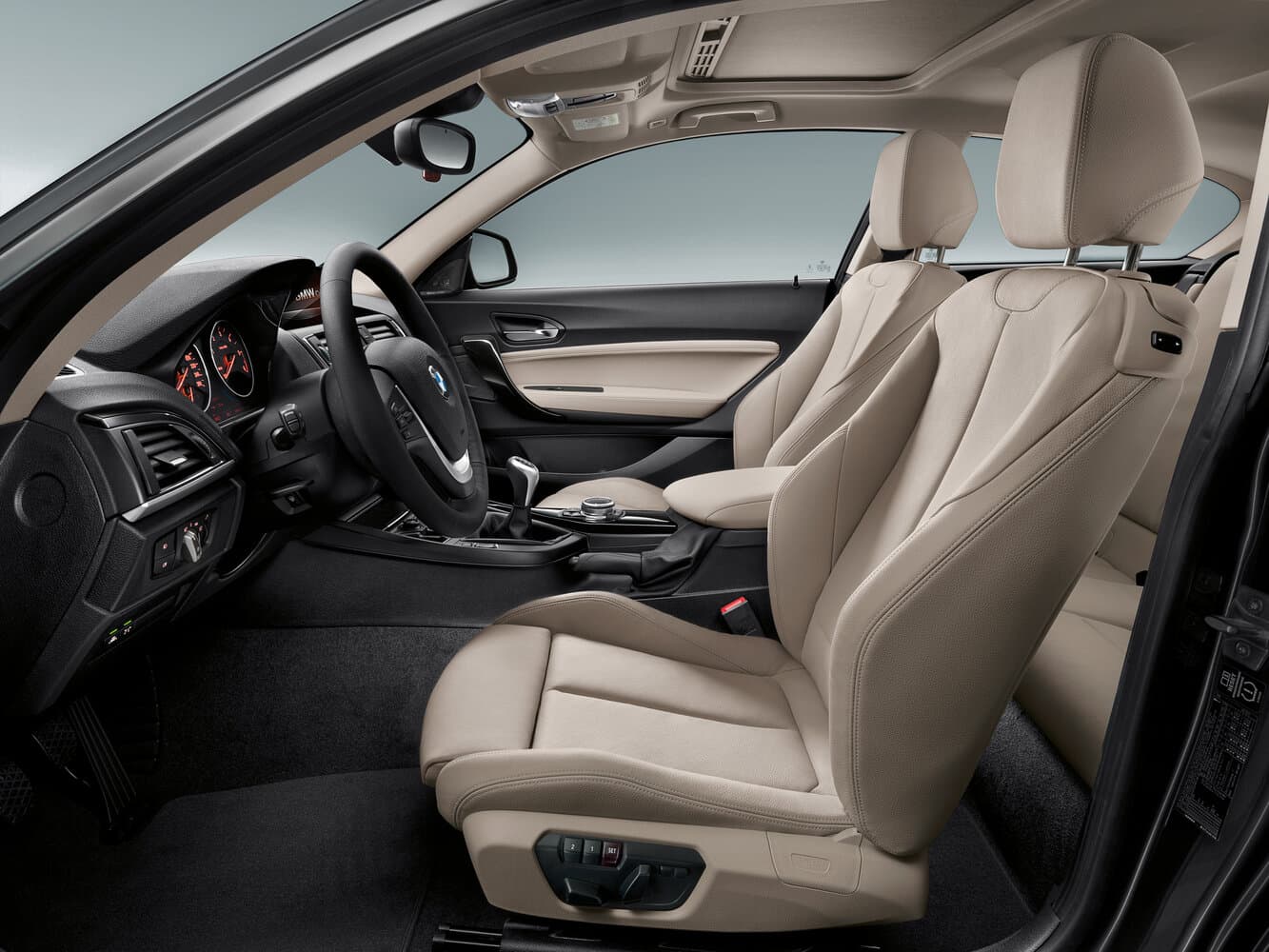 BMW 1 series II (F20/F21) Рестайлинг Хэтчбек 3 дв., фото 11