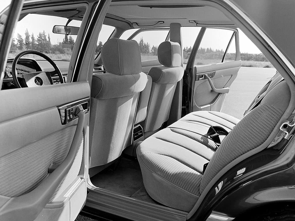 Mercedes-Benz S-Class II (W126) Седан, фото 7