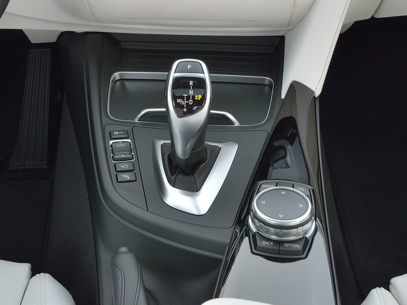 BMW 3 series VI (F3x) Рестайлинг Седан, фото 11