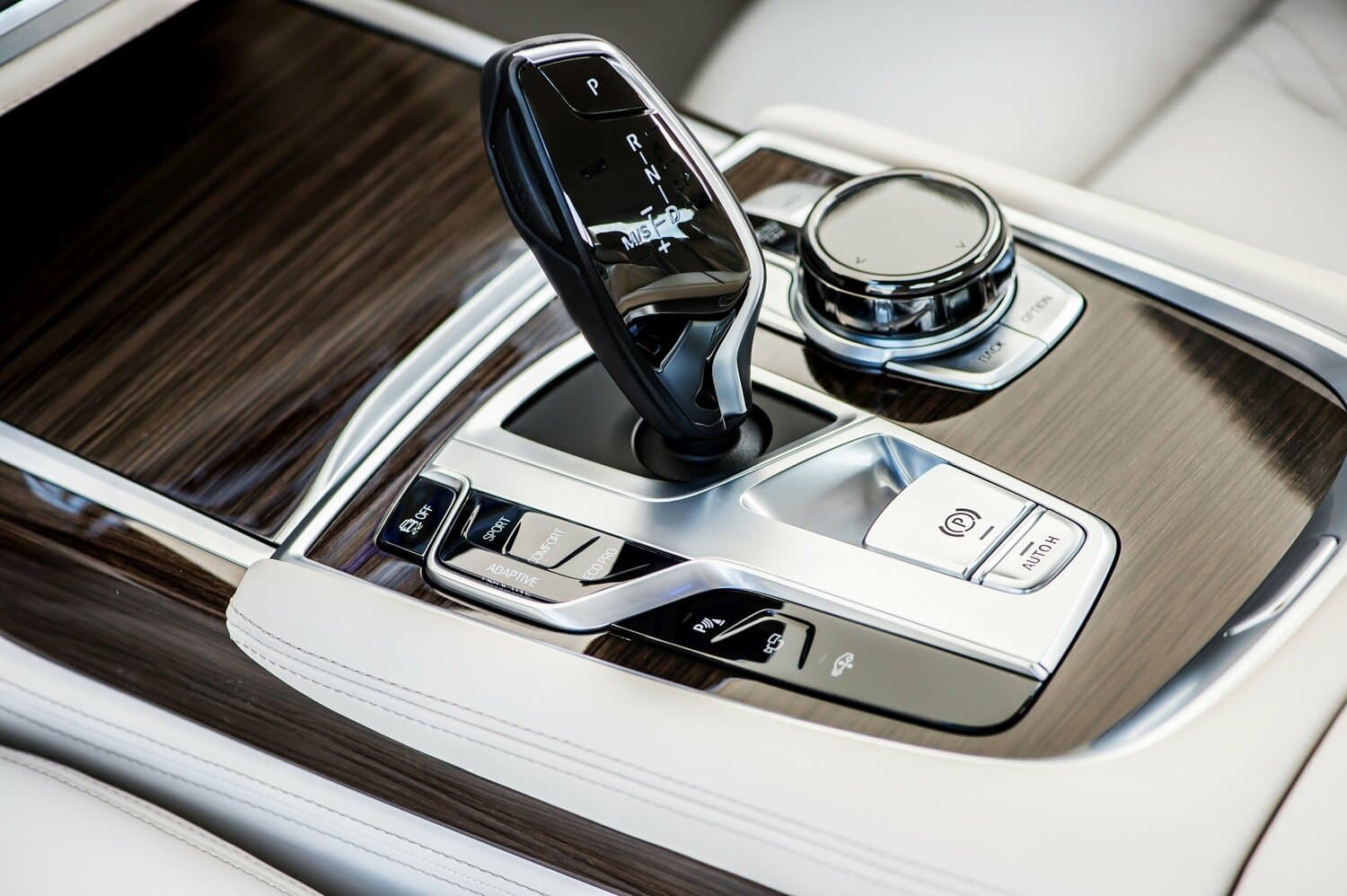 BMW 7 series VI (G11/G12) Седан, фото 12