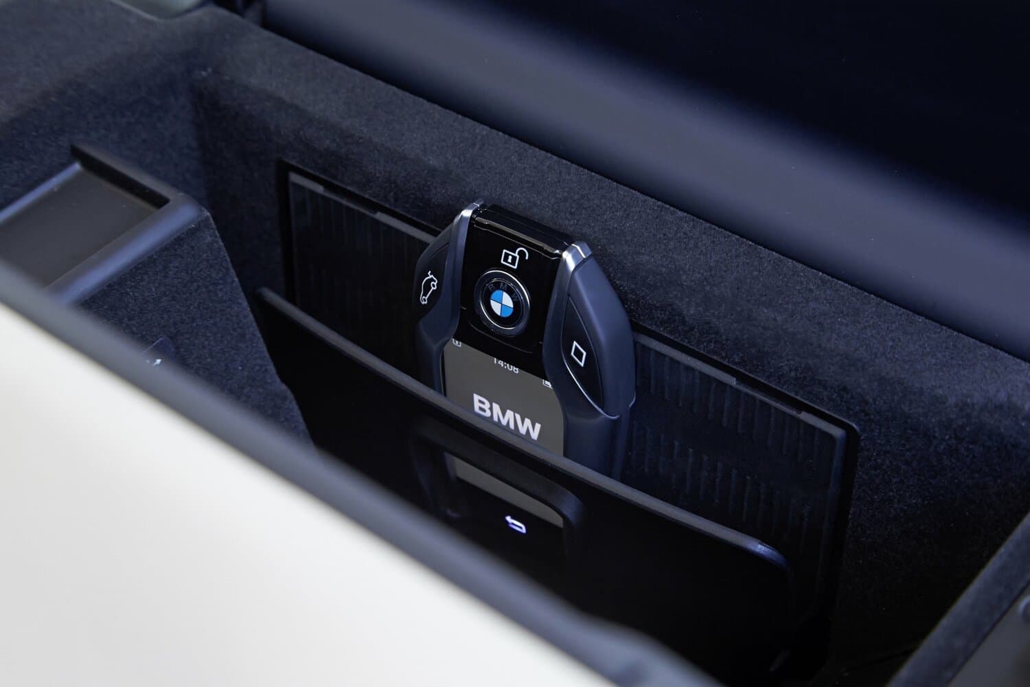 BMW 7 series VI (G11/G12) Седан, фото 18