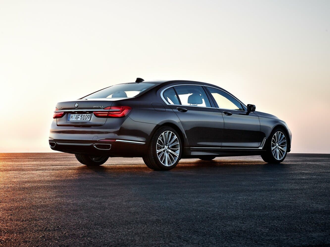 BMW 7 series VI (G11/G12) Седан Long, фото 5