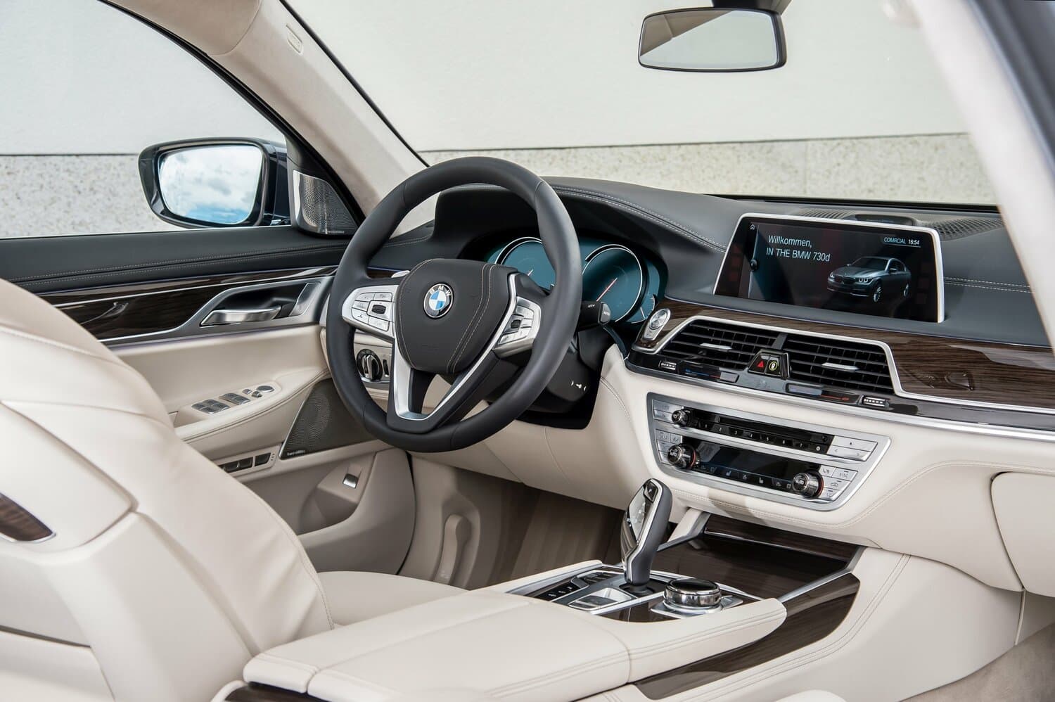 BMW 7 series VI (G11/G12) Седан Long, фото 7