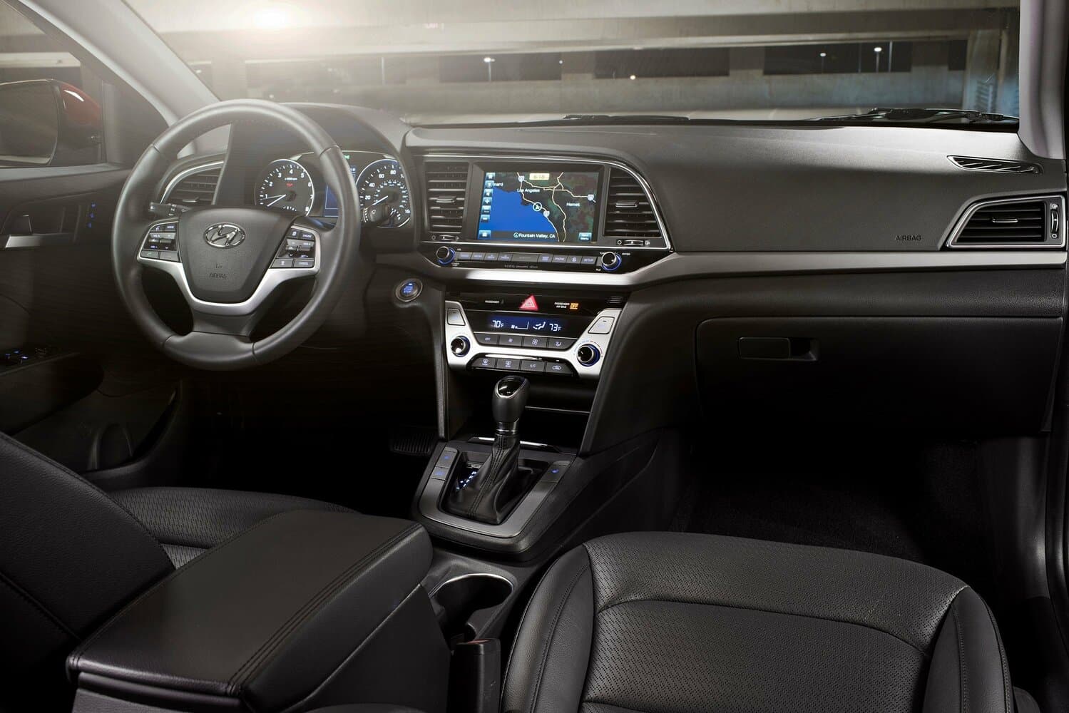 Hyundai Elantra VI (AD) Седан, фото 6