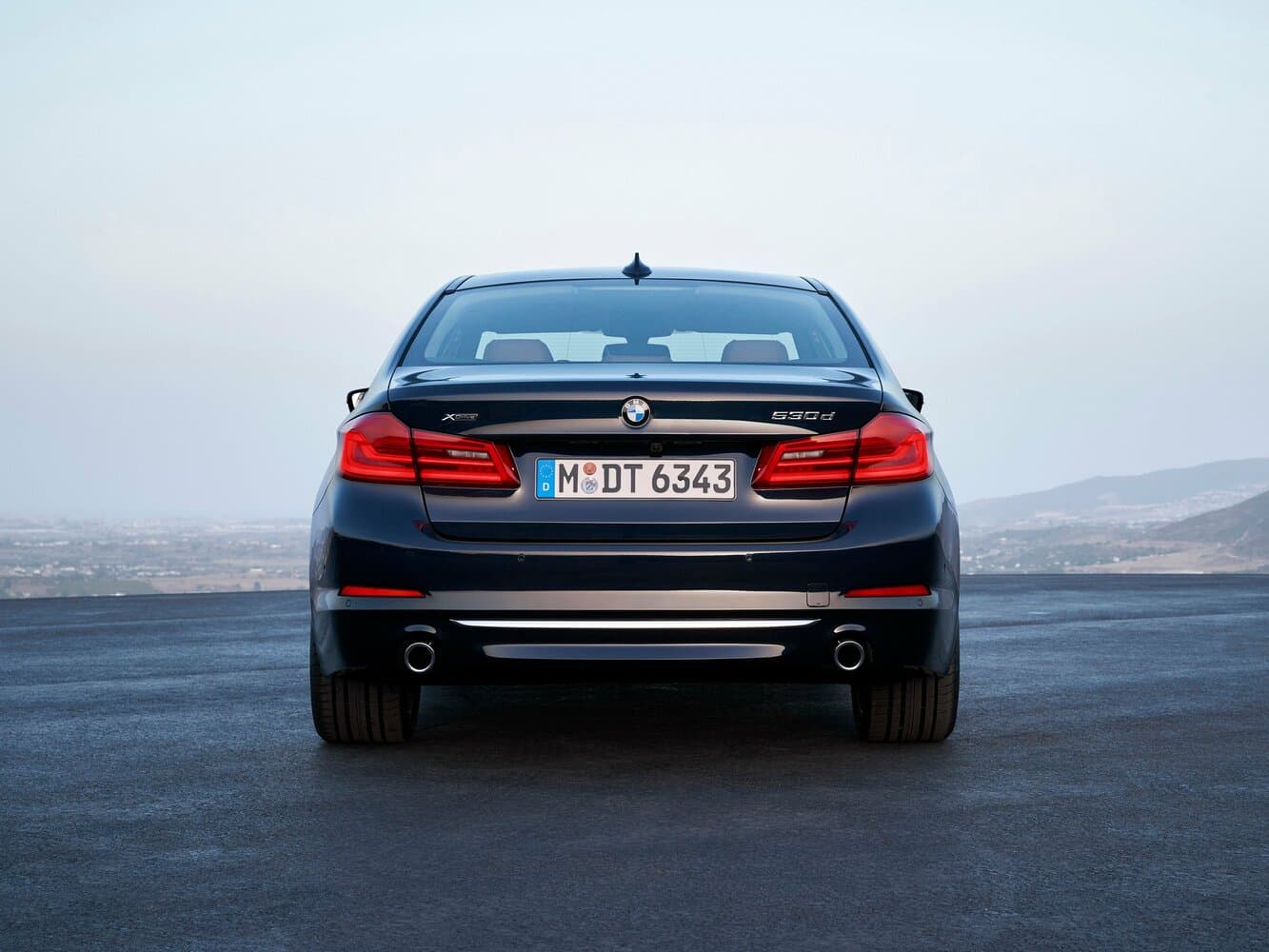 BMW 5 series VII (G30/G31) Седан, фото 4
