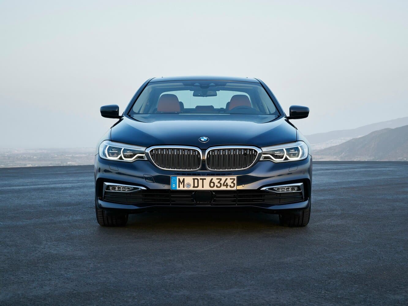 BMW 5 series VII (G30/G31) Седан, фото 3