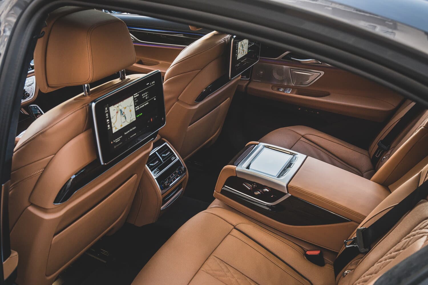 BMW 7 series VI (G11/G12) Рестайлинг Седан, фото 7