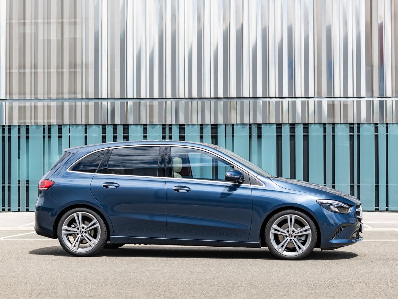 Mercedes-Benz B-Class III (W247) Хэтчбек 5 дв., фото 2