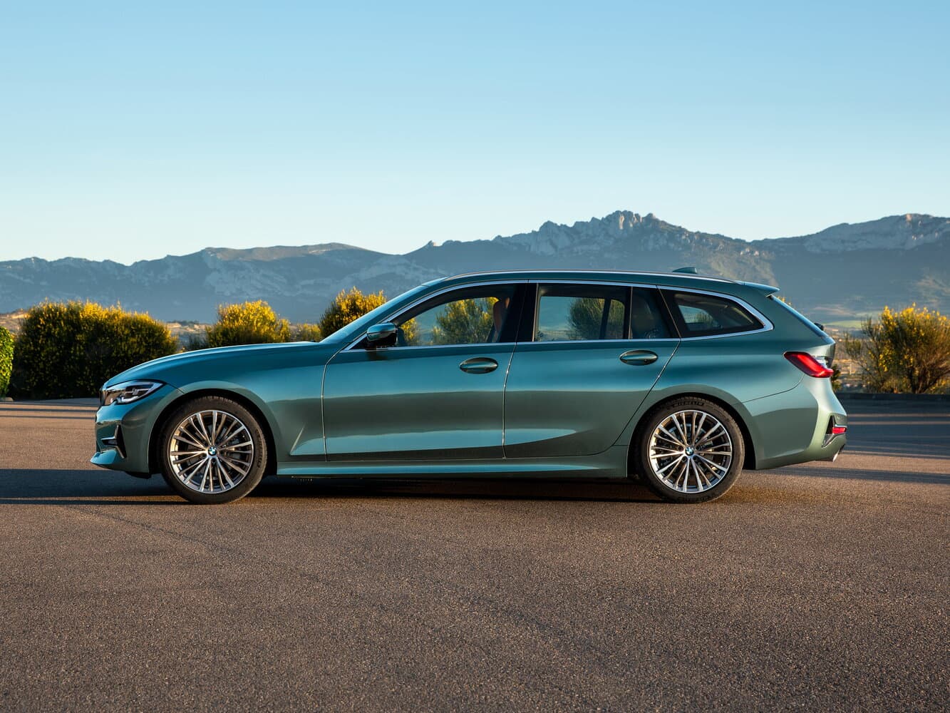 BMW 3 series VII (G2x) Универсал 5 дв., фото 2