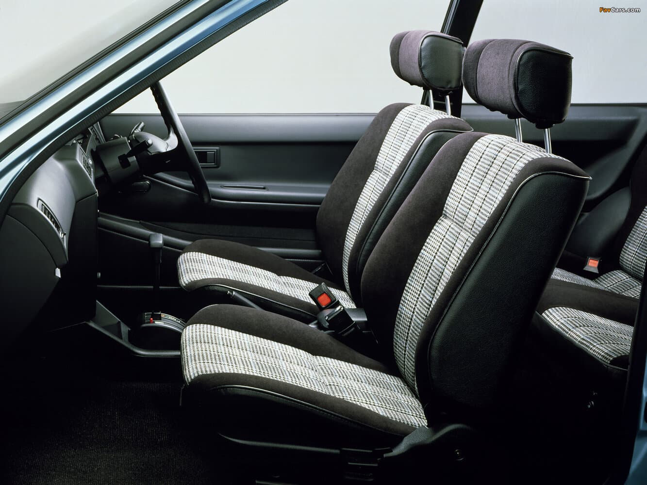 Toyota Corolla II III (L30) Хэтчбек 3 дв., фото 3