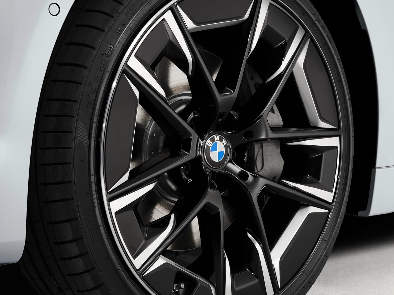 BMW 5 series VII (G30/G31) Рестайлинг Седан, фото 17