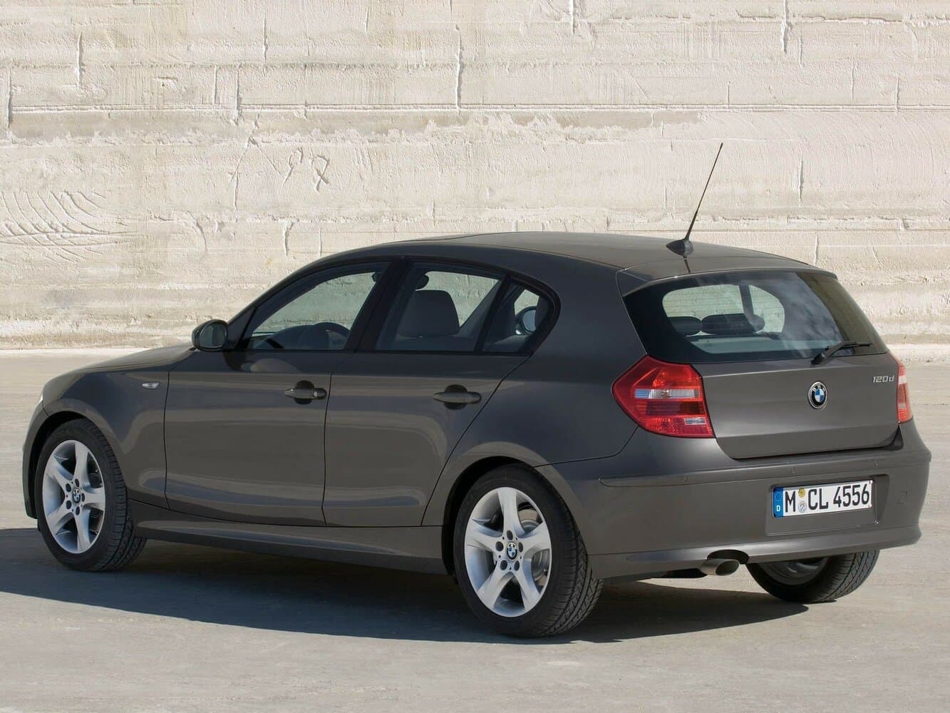 BMW 1 series I (E81/E82/E87/E88) Рестайлинг Хэтчбек 5 дв., фото 5