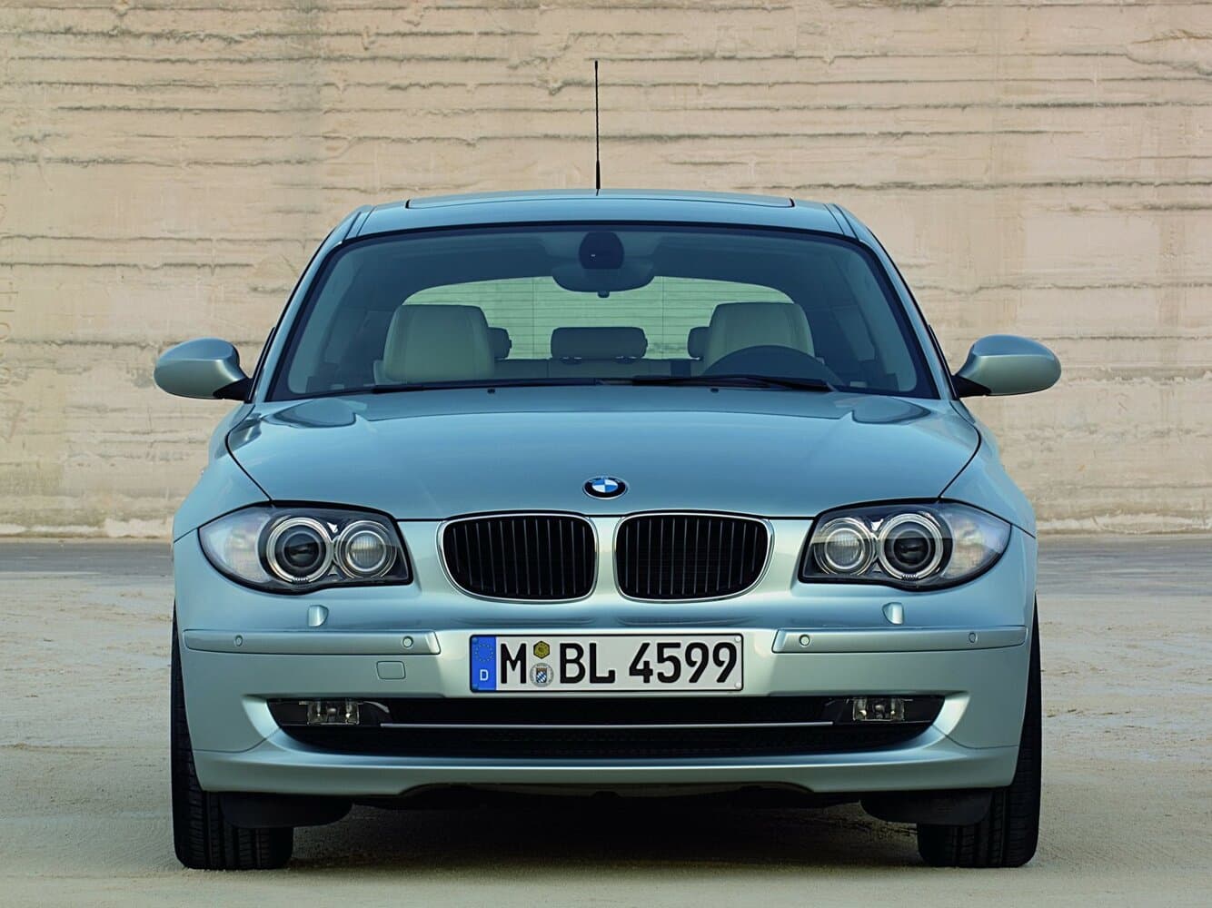 BMW 1 series I (E81/E82/E87/E88) Рестайлинг Хэтчбек 3 дв., фото 3