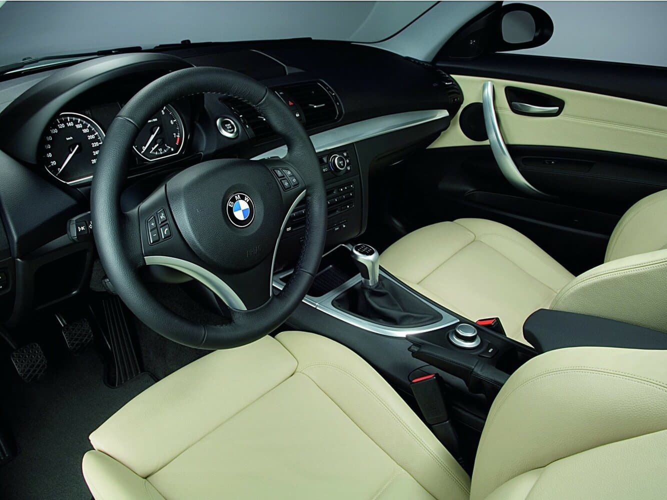 BMW 1 series I (E81/E82/E87/E88) Рестайлинг Хэтчбек 3 дв., фото 12
