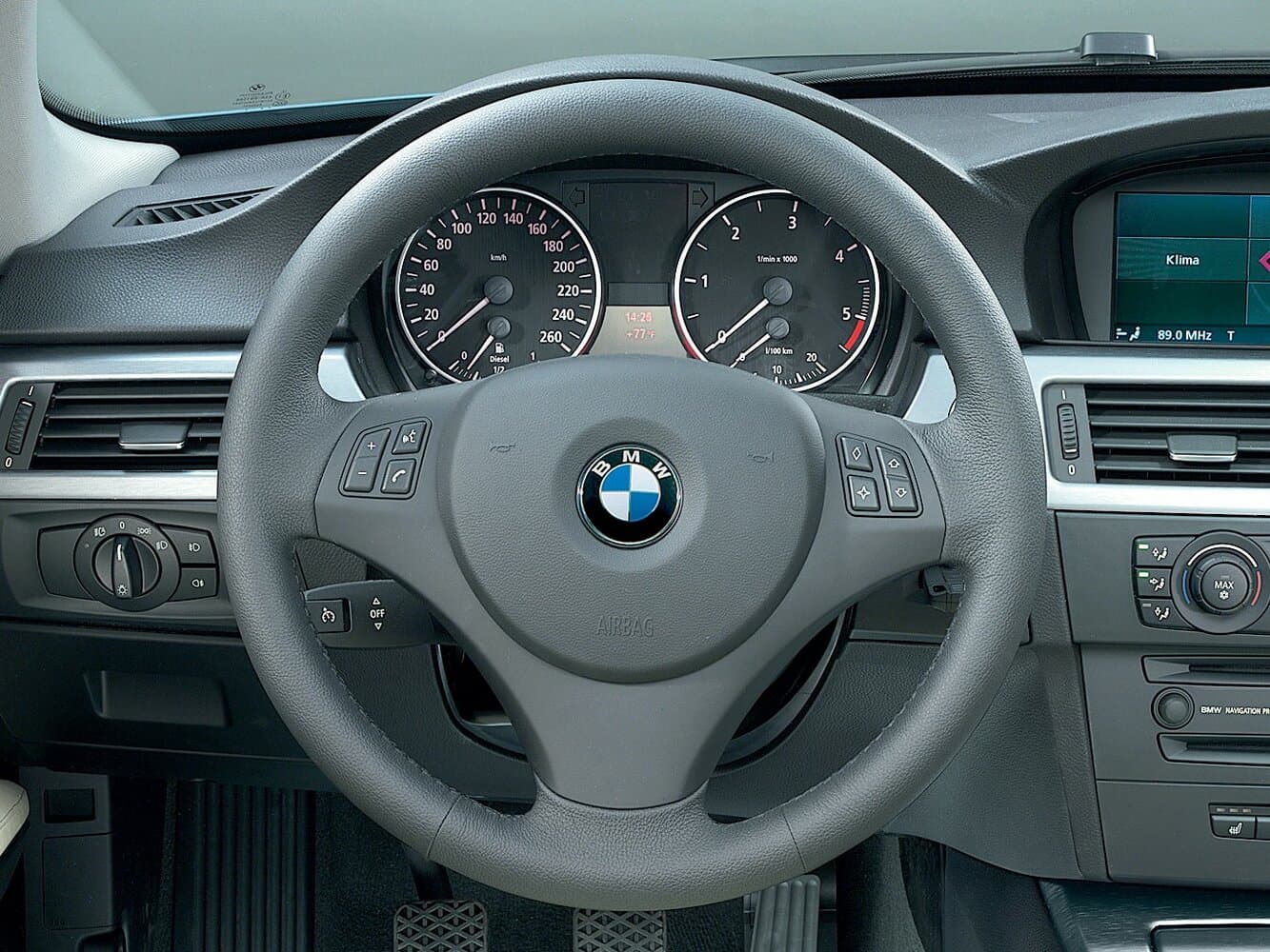 BMW 3 series V (E90/E91/E92/E93) Седан, фото 8