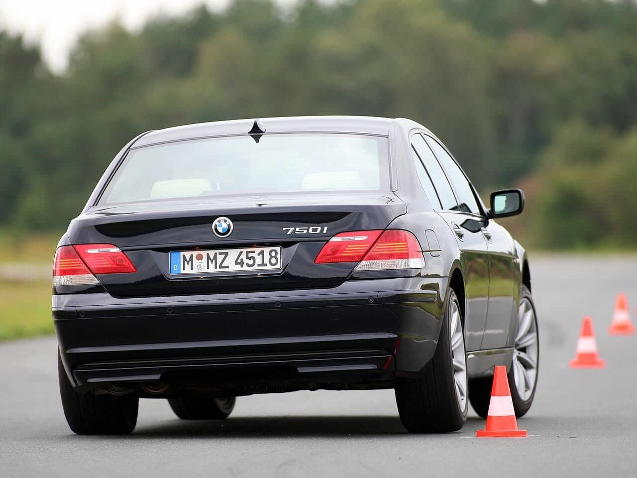 BMW 7 series IV (E65/E66) Рестайлинг Седан, фото 4
