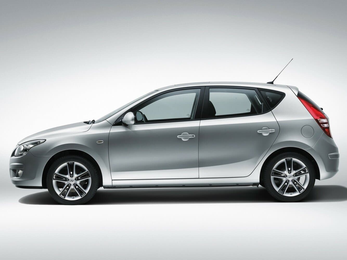 Hyundai i30 I Хэтчбек 5 дв., фото 2