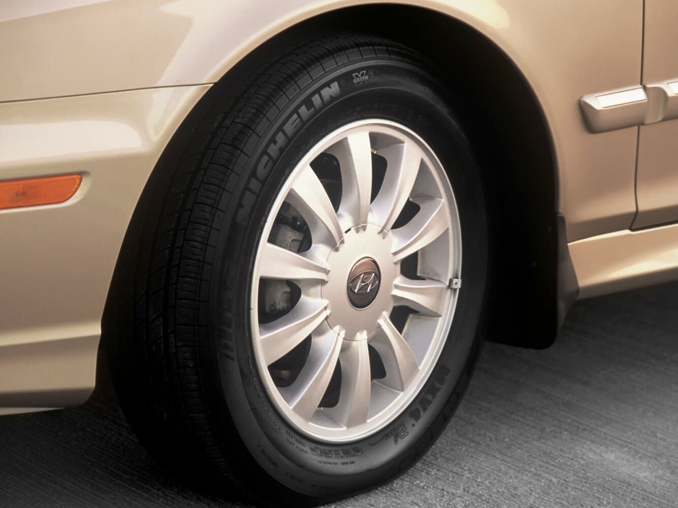 Hyundai Sonata IV (EF) Рестайлинг Седан, фото 12
