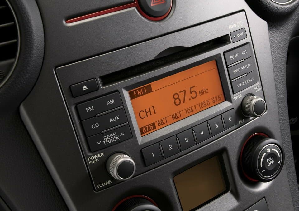 Kia Carens II (UN) Компактвэн, фото 11