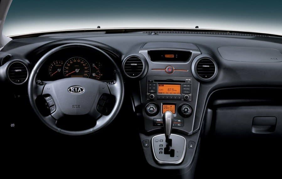 Kia Carens II (UN) Компактвэн, фото 5