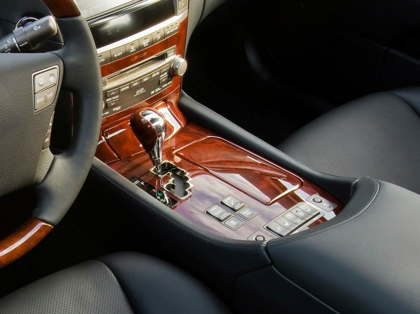 Lexus LS IV Рестайлинг Седан Long, фото 12