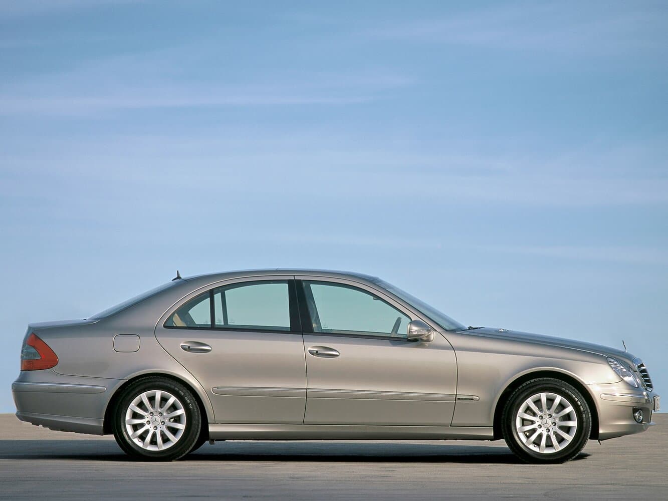 Mercedes-Benz E-Class III (W211, S211) Рестайлинг Седан, фото 2