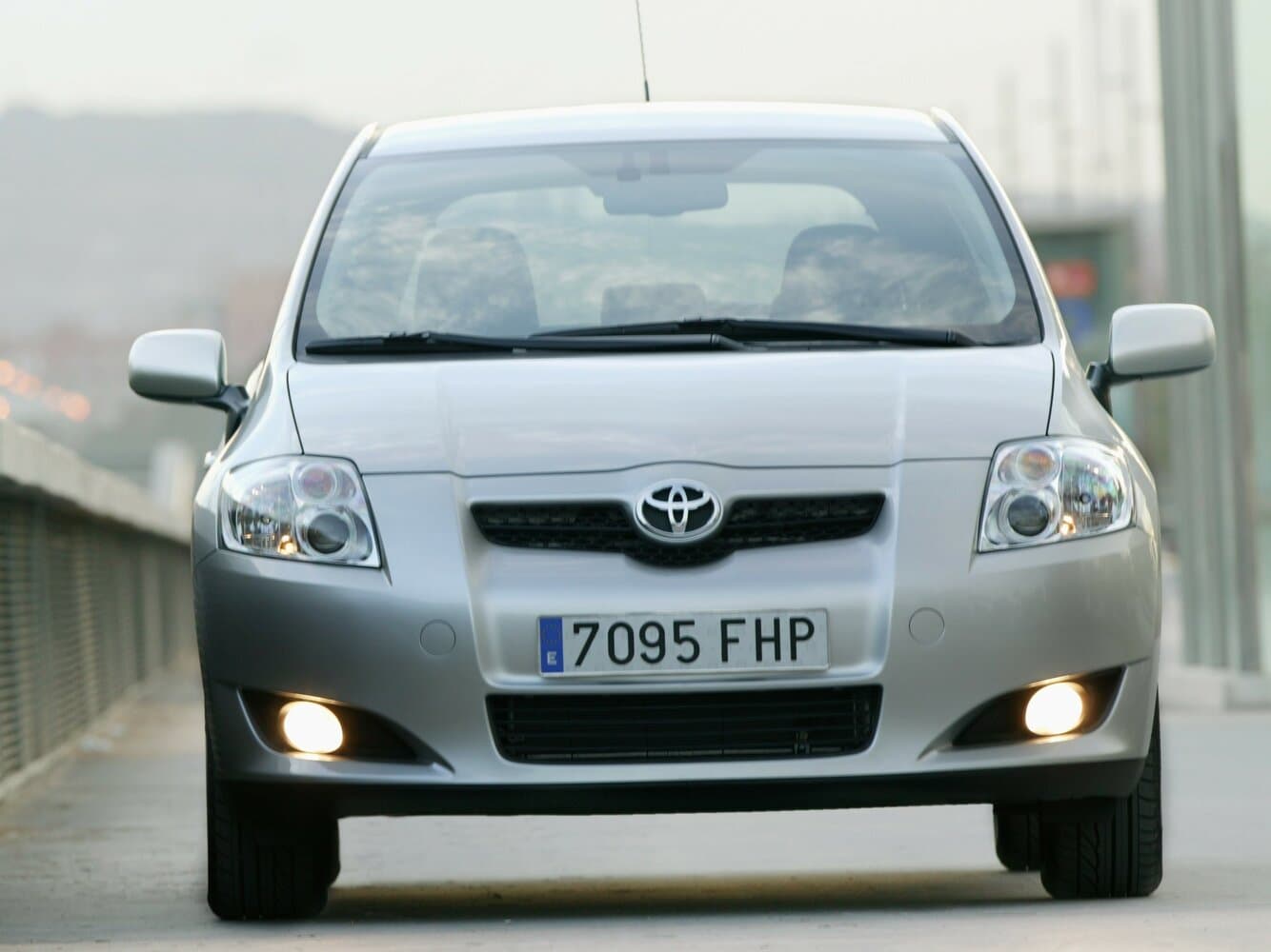 Toyota Auris I Хэтчбек 5 дв., фото 3