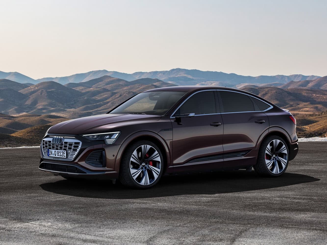 Audi, Q8 Sportback e-tron, 2022, фото 2